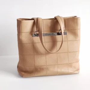 (SOLD) genuine pre-owned Chanel soft caviar tote