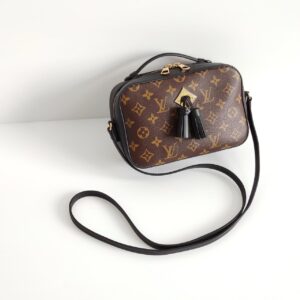 (SOLD) genuine pre-owned Louis Vuitton saintonge bag