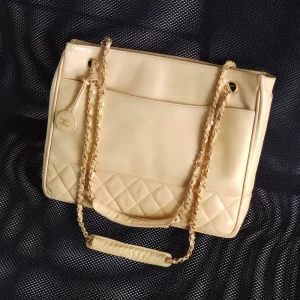 (SOLD) genuine pre-owned Chanel vintage shopper tote