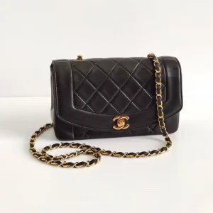 (SOLD) genuine pre-owned Chanel vintage small (9in / 23cm) diana flap