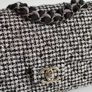 (SOLD) genuine pre-owned Chanel tweed medium classic flap