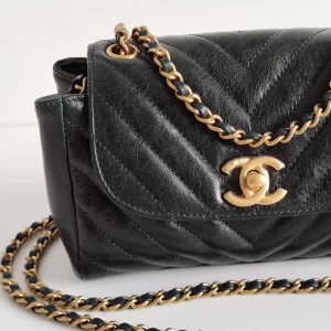 (SOLD) genuine pre-owned Chanel mini chevron hampton flap