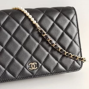 (SOLD) genuine pre-owned Chanel pearl wallet on chain (WOC)
