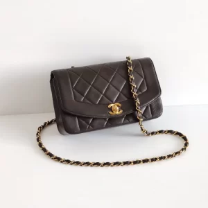 (SOLD) genuine pre-owned Chanel vintage small (9in / 23cm) diana flap