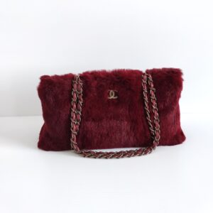 (SOLD) genuine pre-owned Chanel 2000s vintage fur chain bag