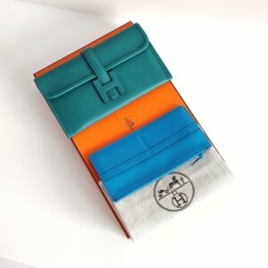 (SOLD) genuine (unused / like-new) Hermès jige duo clutch wallet
