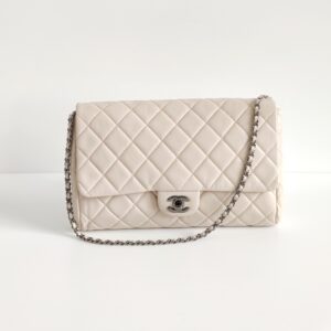 (SOLD) genuine pre-owned Chanel classic flap clutch with chain