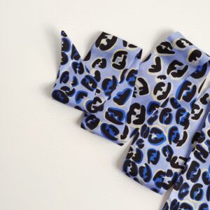 genuine (NEW) Fendi wrappy silk twilly – blue