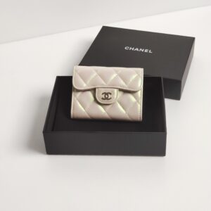 (SOLD) genuine (NEW) Chanel iridescent ivory classic card holder