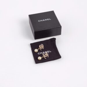 (SOLD) genuine pre-owned Chanel CC earrings