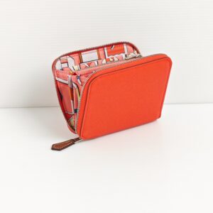 (SOLD) genuine (unused) Hermès silk in zippy compact wallet