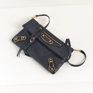 (SOLD) genuine pre-owned Balenciaga ‘metallic edge’ envelope clutch with strap