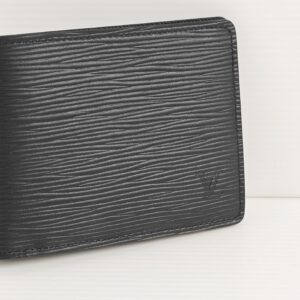 (SOLD) genuine (NEW) Louis Vuitton epi leather multiple wallet