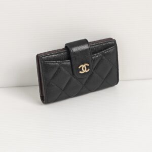 (SOLD) genuine (almost-new) Chanel caviar buttoned card holder – black GHW