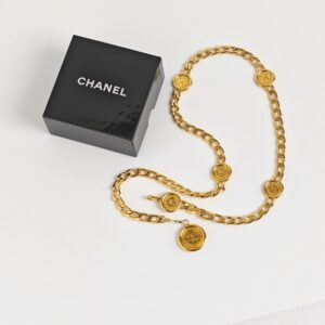 (SOLD) genuine (almost-new) Chanel vintage medallion chain belt