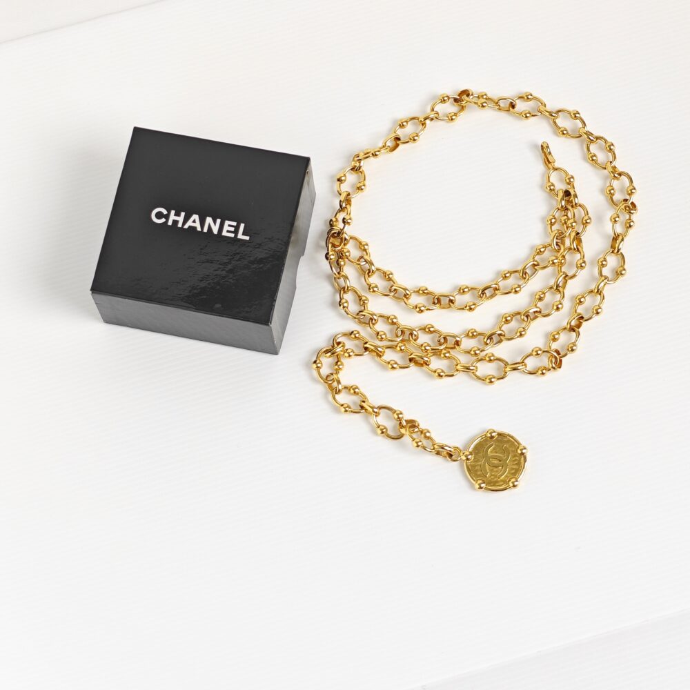 (SOLD) genuine (almost-new) Chanel 1986 vintage chain belt