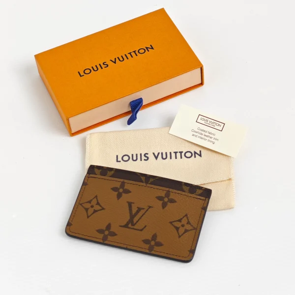 genuine pre-owned Louis Vuitton monogram reverse flat card holder - Image 5