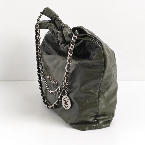 (Unavailable) genuine (like-new) Chanel medium 22 bag - khaki green - Image 7