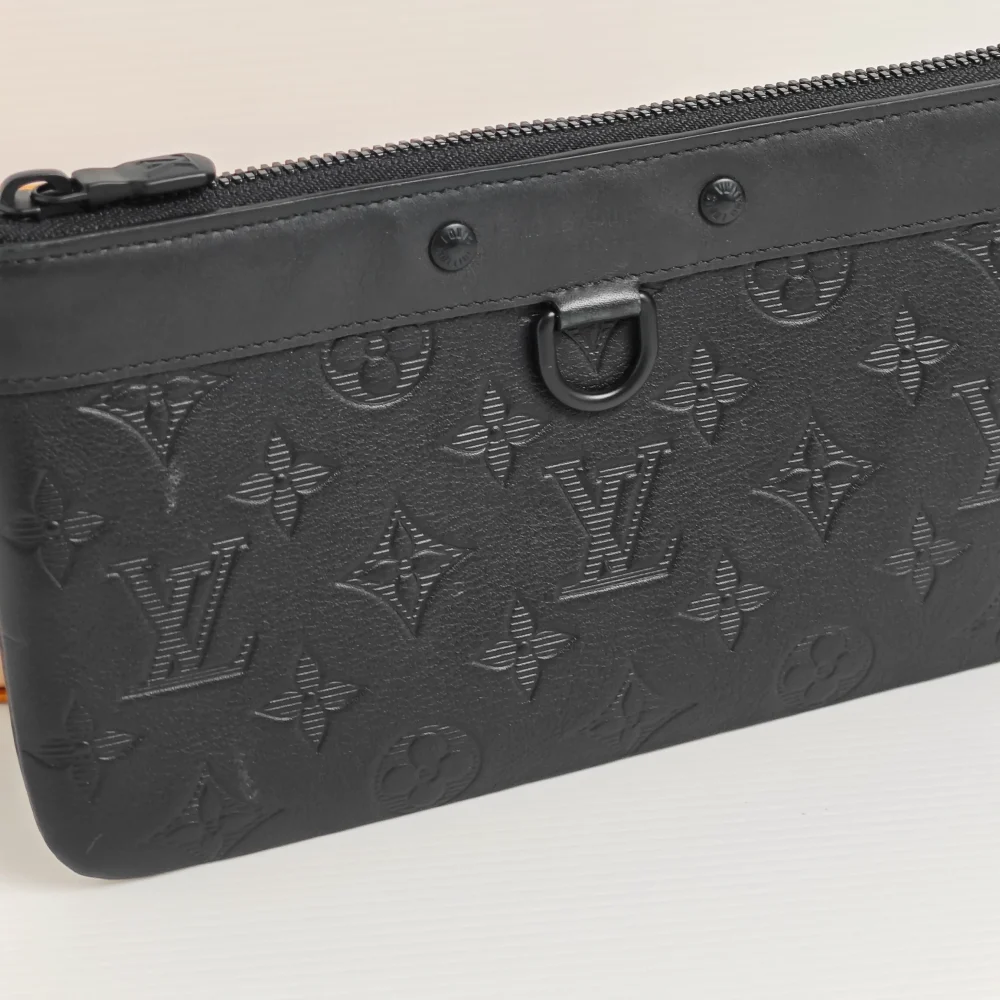 genuine pre-owned Louis Vuitton pochette discovery PM - Image 2
