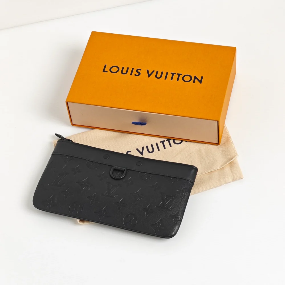 genuine pre-owned Louis Vuitton pochette discovery PM - Image 6
