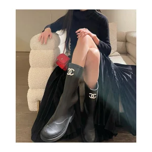 (Unavailable) genuine (NEW) Chanel jersey wool holder with chain