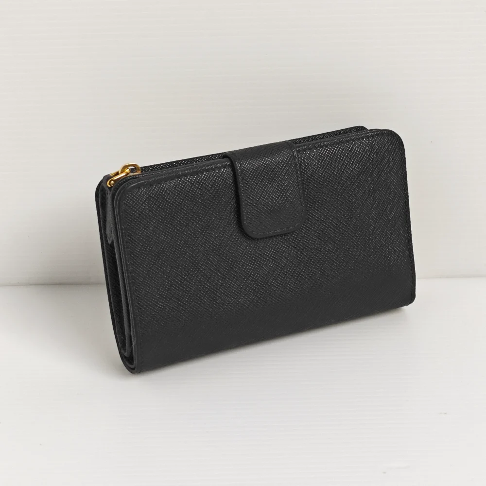 (Unavailable) genuine (like-new) Prada saffiano leather medium wallet - Image 7