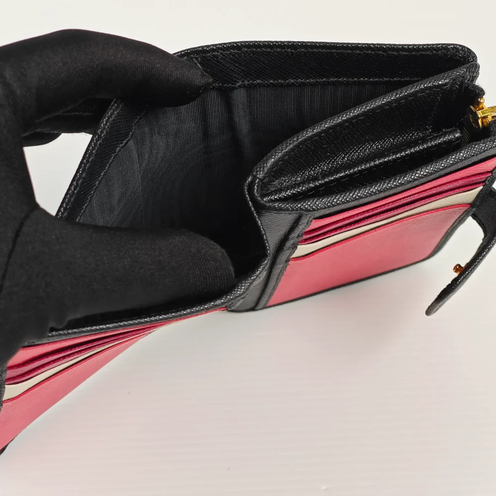 (Unavailable) genuine (like-new) Prada saffiano leather medium wallet - Image 5