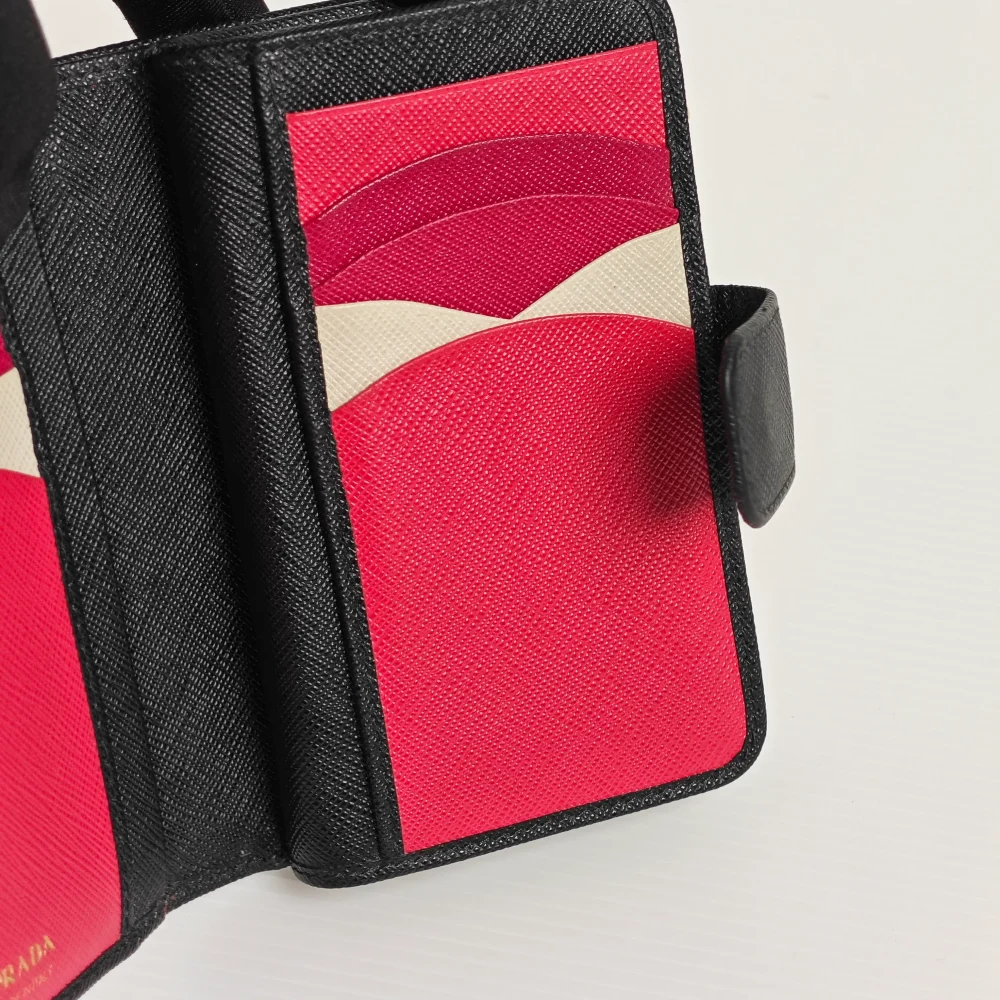 (Unavailable) genuine (like-new) Prada saffiano leather medium wallet - Image 4