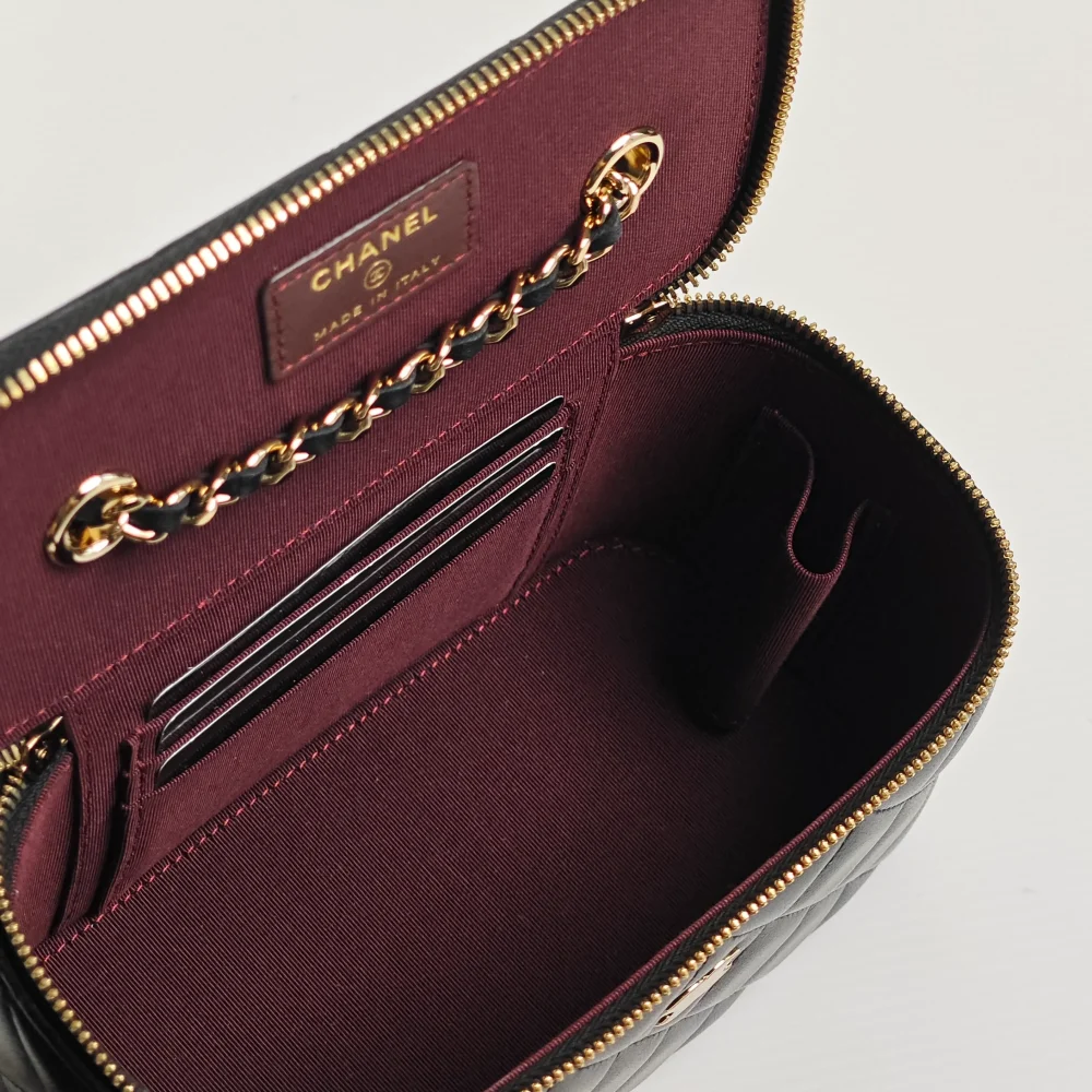 genuine (unused) Chanel rectangular classic vanity - Image 9