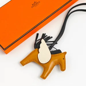 genuine (NEW) Hermès rodeo pegasus PM charm – sesame