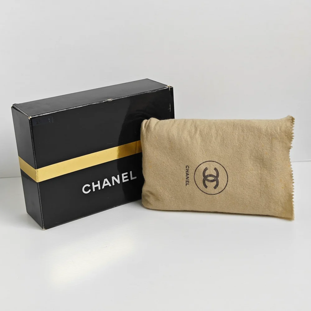 (Unavailable) genuine pre-owned Chanel 1980s vintage medium mademoiselle flap - Image 12