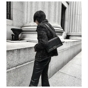 genuine pre-owned Chanel caviar medium (25cm) boy bag