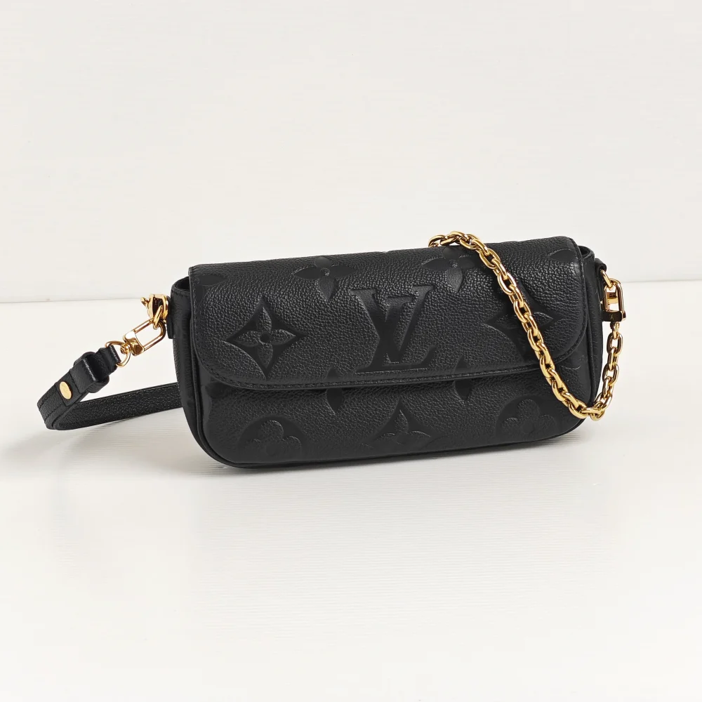 genuine (almost-new) Louis Vuitton empreinte ivy wallet on chain
