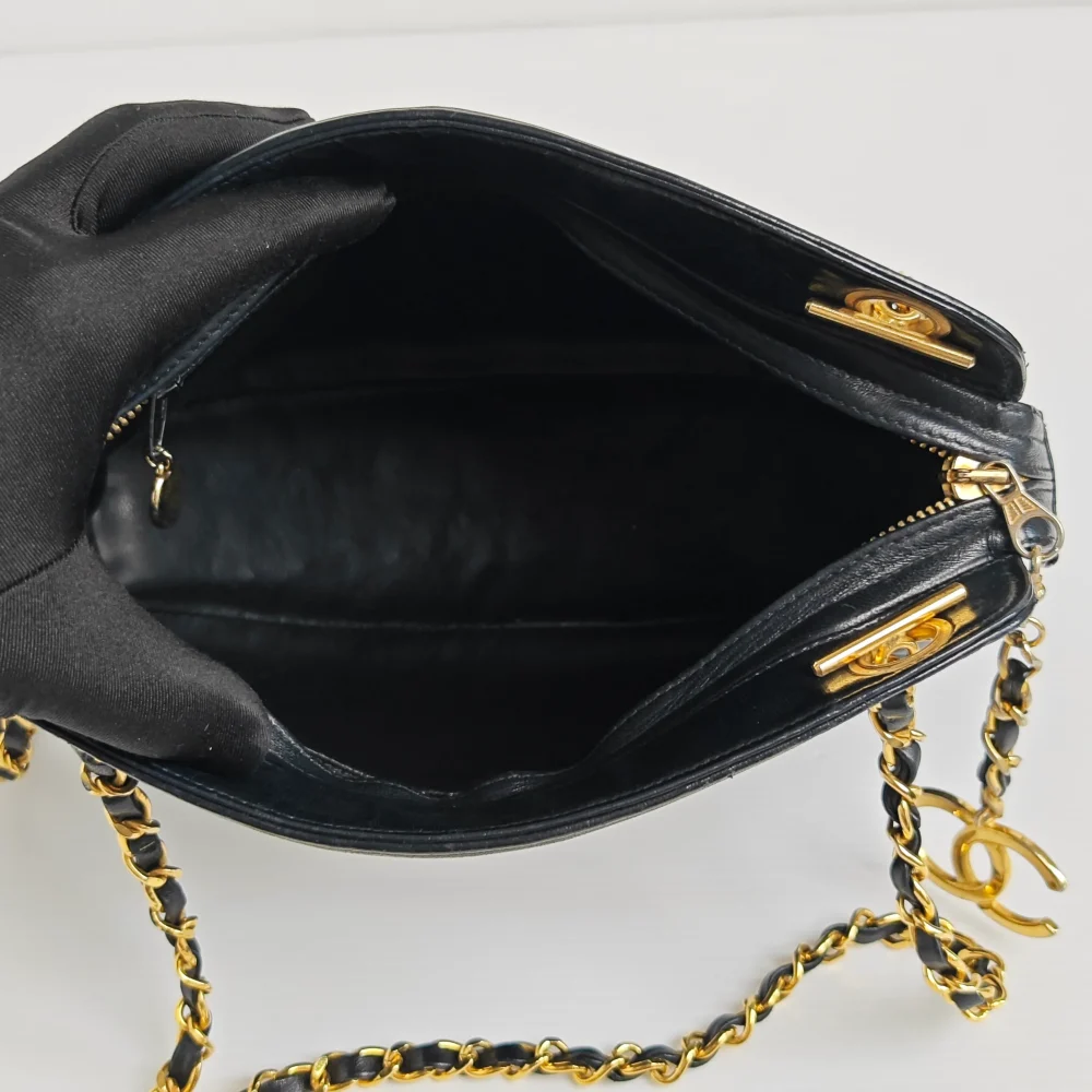 (Unavailable) genuine pre-owned Chanel 1989 vintage small dome shoulder bag - Image 14