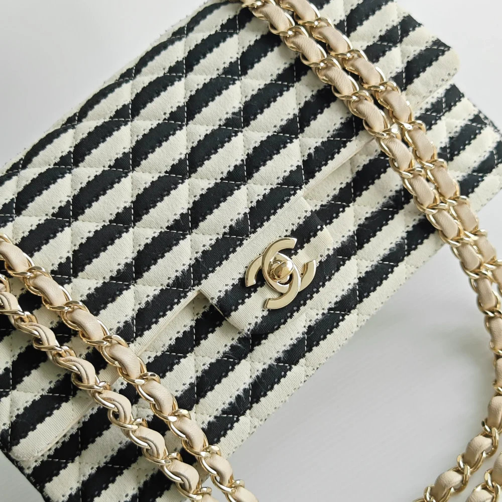 genuine pre-owned Chanel coco sailor medium flap - Image 4