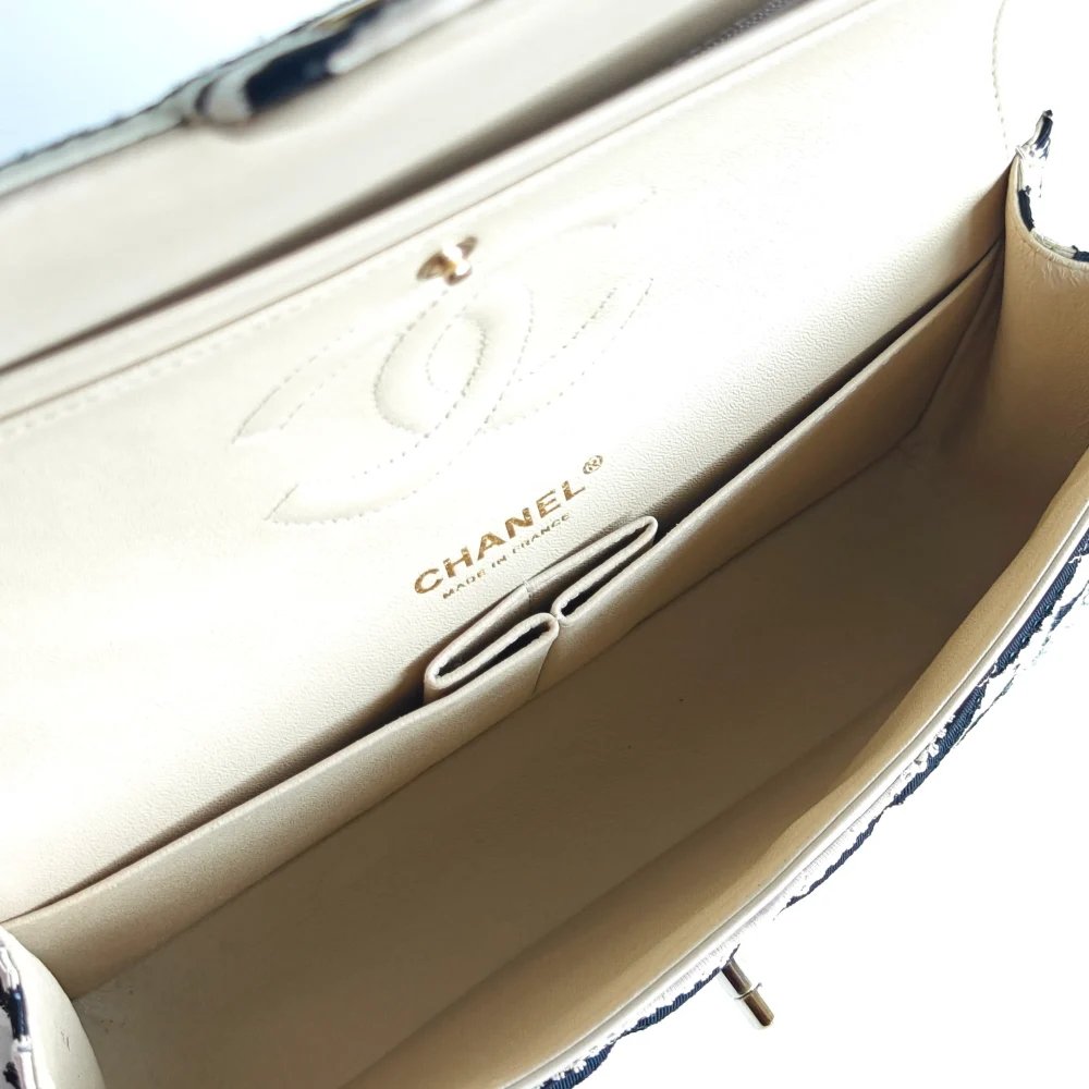 genuine pre-owned Chanel coco sailor medium flap - Image 12