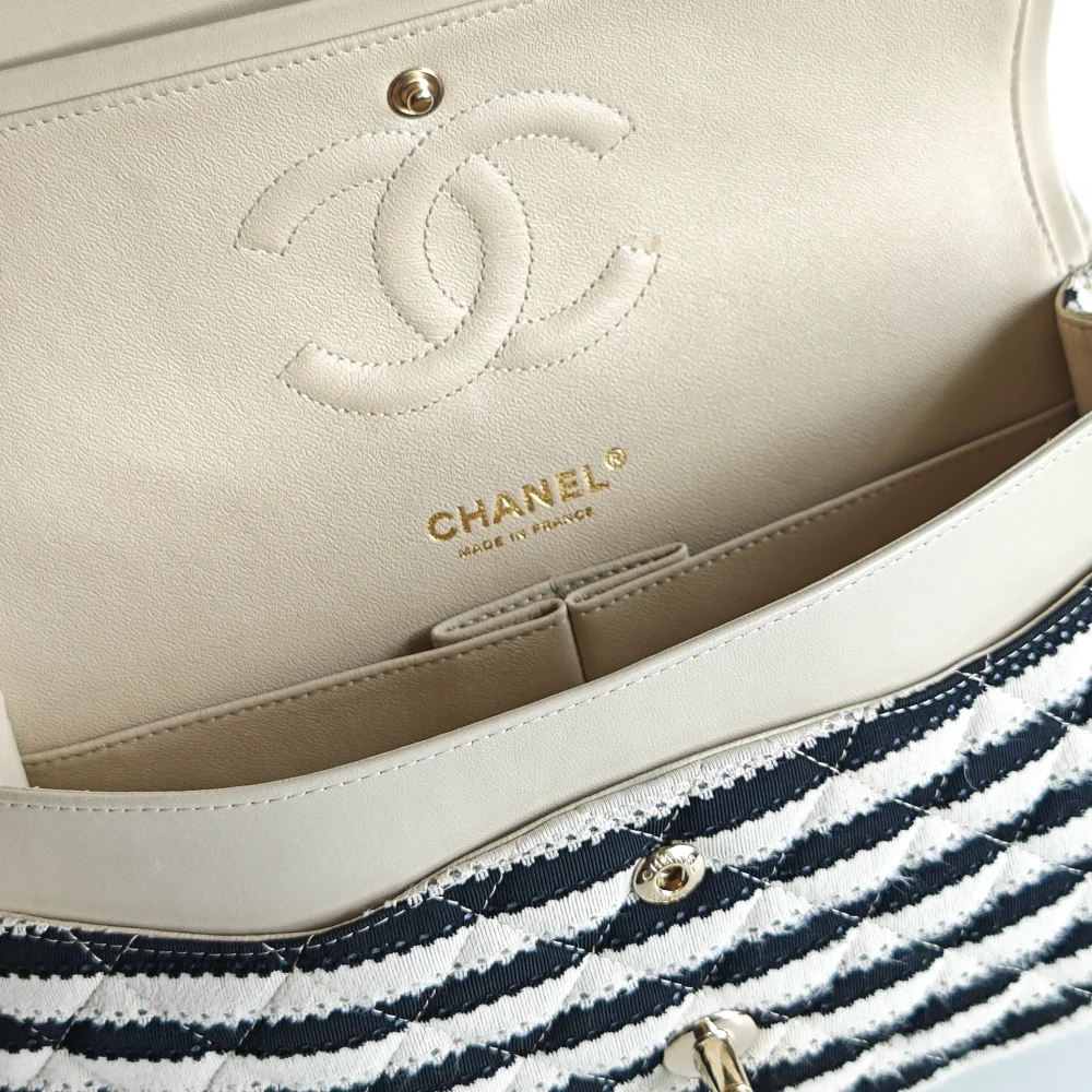 genuine pre-owned Chanel coco sailor medium flap - Image 13
