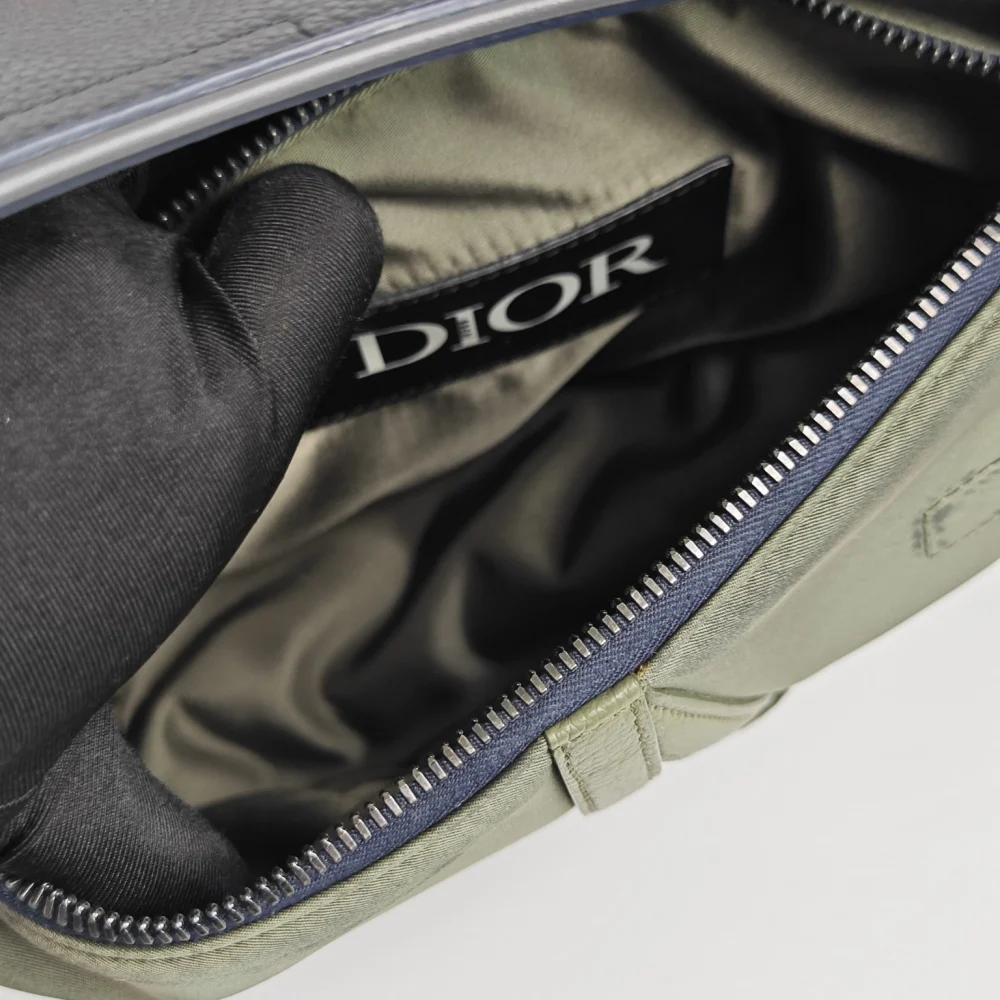 genuine pre-owned Dior x Sacai saddle bag - Image 14