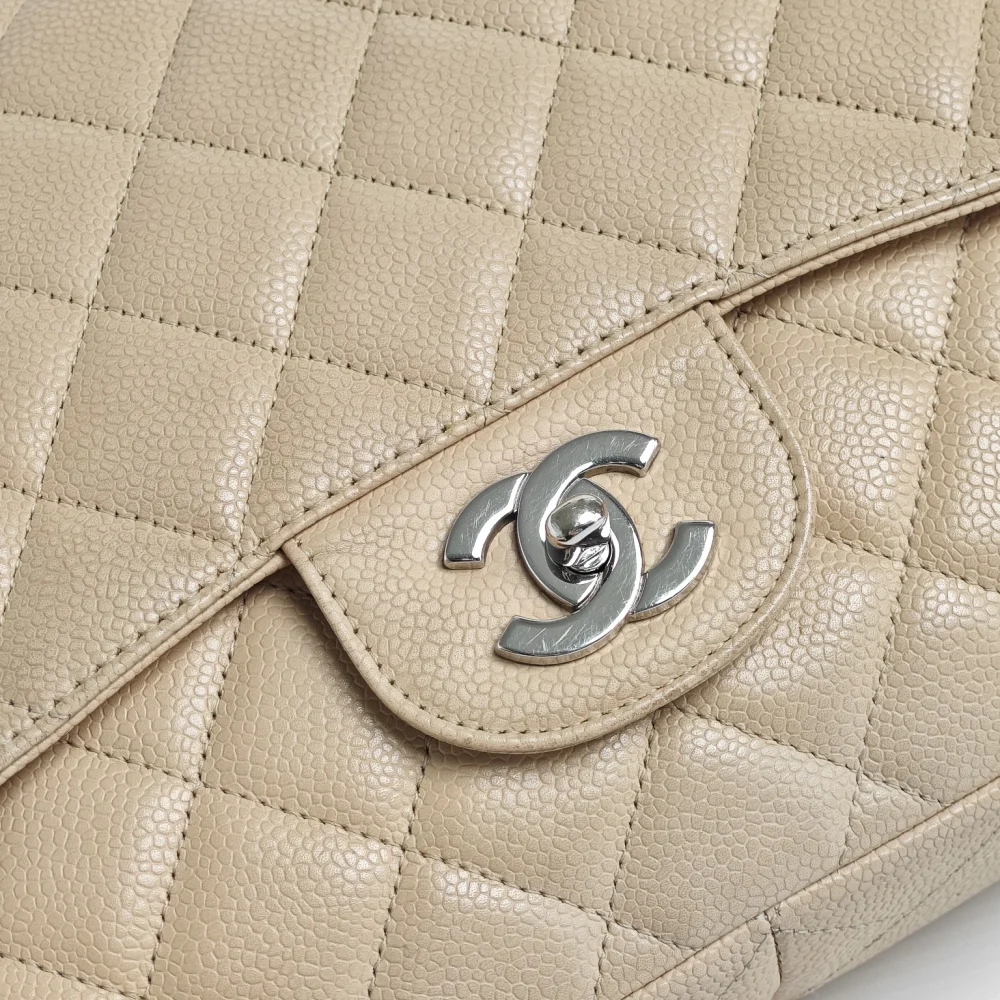 genuine pre-owned Chanel caviar classic jumbo single flap - Image 4