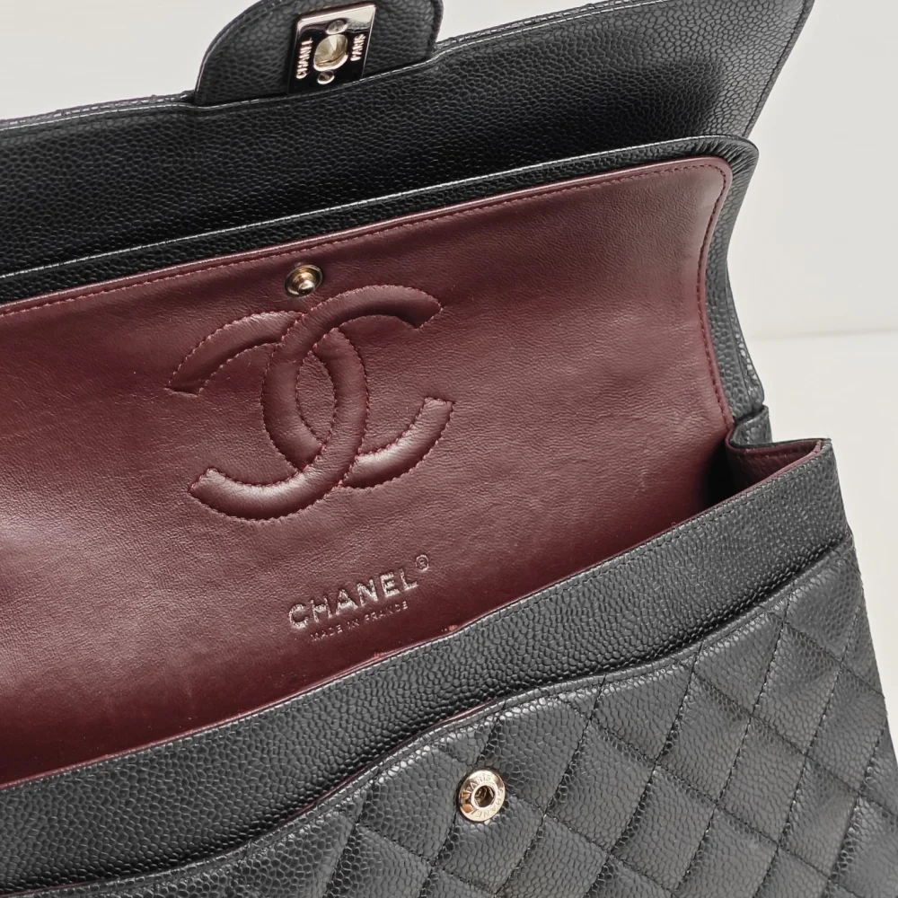 genuine pre-owned Chanel medium classic flap - black caviar shw - Image 5