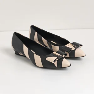 genuine (unworn) Ferragamo “viva” bow flats (US 8.5 B)