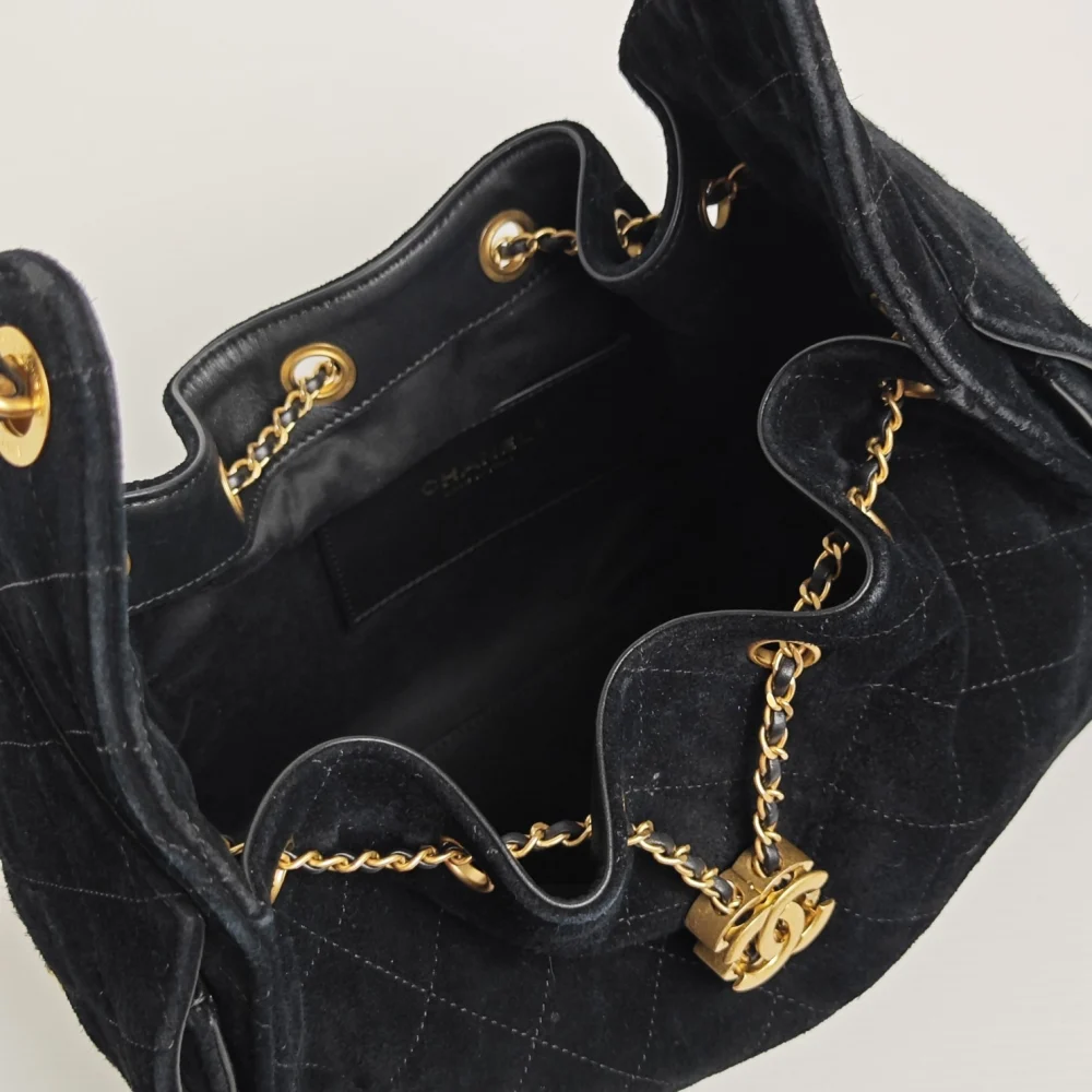 genuine pre-owned Chanel 25 small black suede - Image 12
