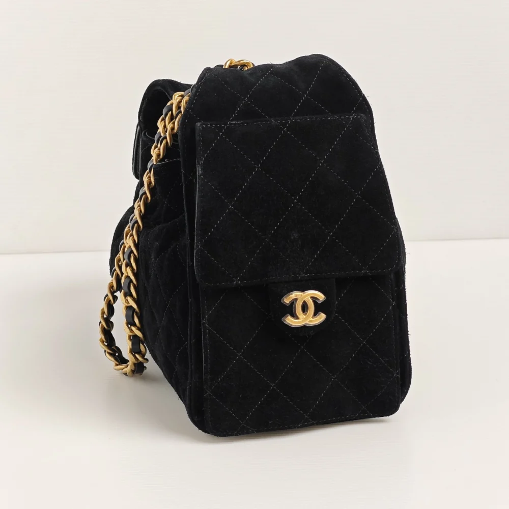 genuine pre-owned Chanel 25 small black suede - Image 10