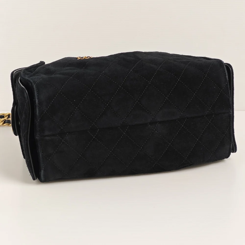 genuine pre-owned Chanel 25 small black suede - Image 13