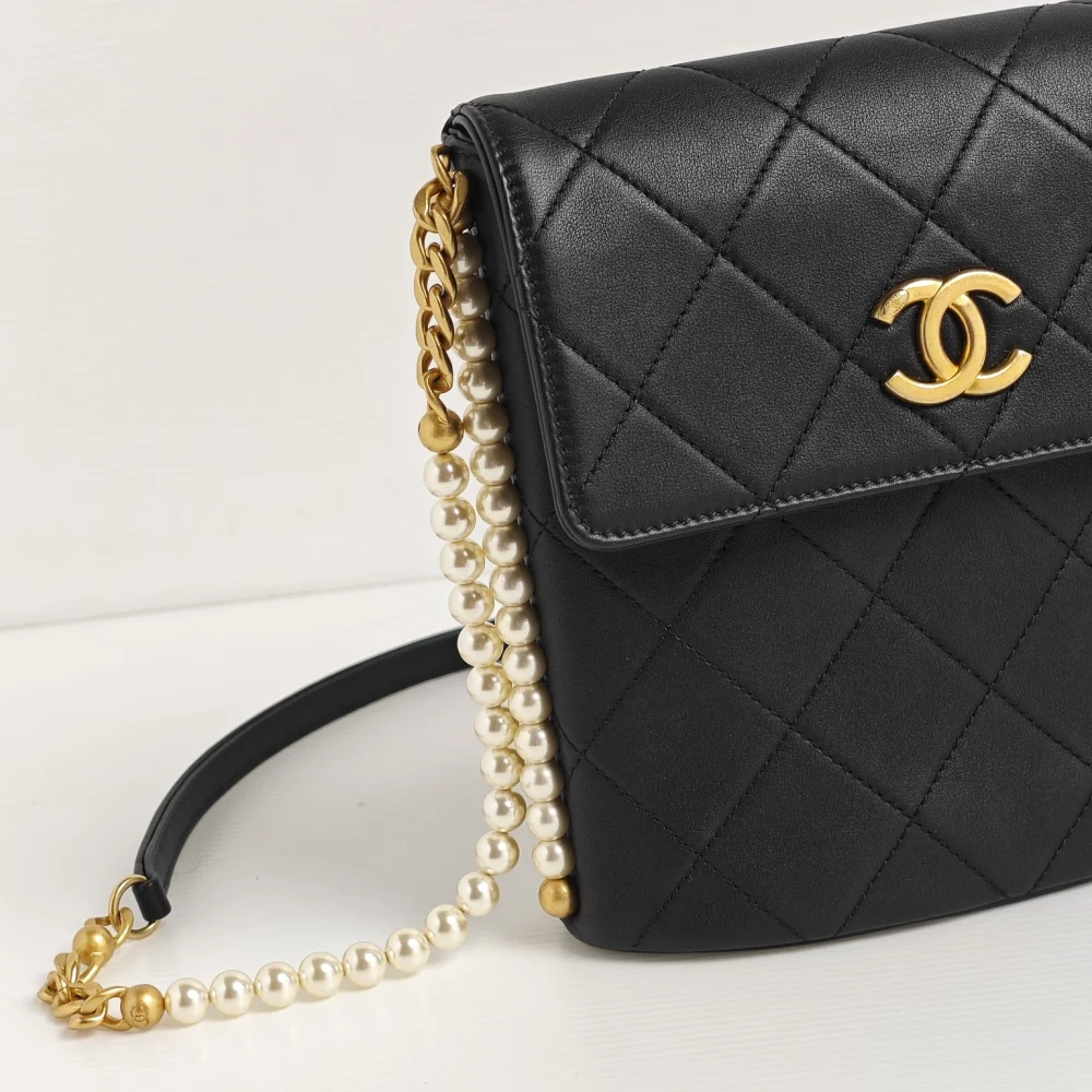 genuine (like-new) Chanel "about pearls" hobo flap - Image 4