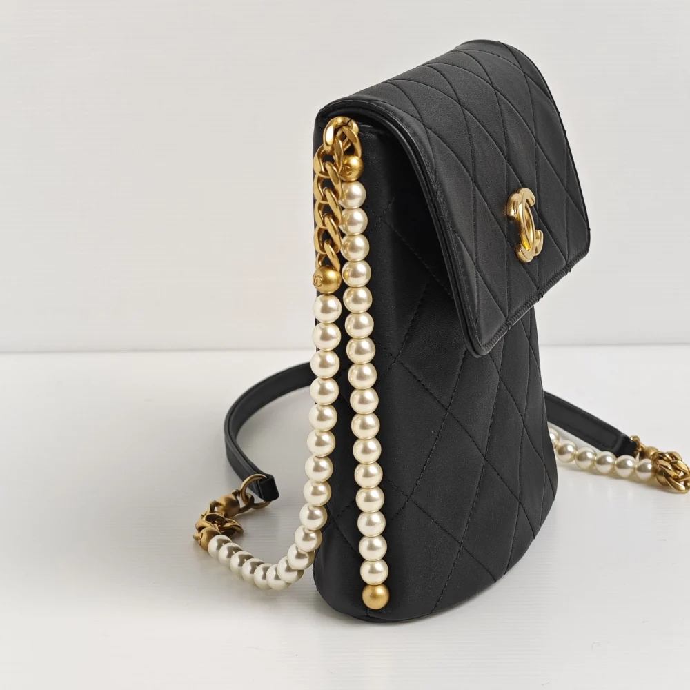 genuine (like-new) Chanel "about pearls" hobo flap - Image 6
