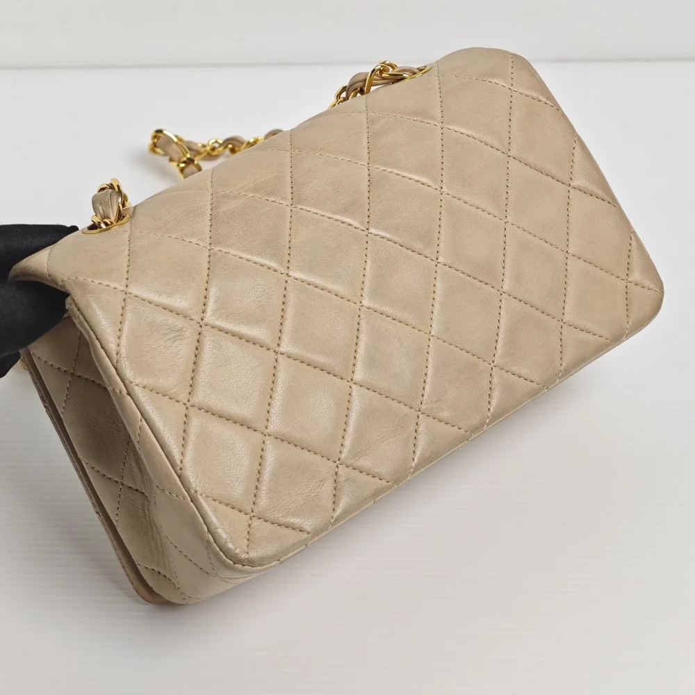 genuine pre-owned Chanel 1991-1992 vintage mini full flap - Image 6