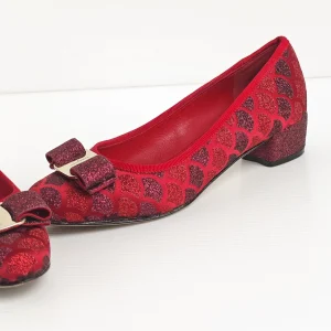 genuine (almost-new) Ferragamo “vara mermaid” glitter pumps (US 5.5D)